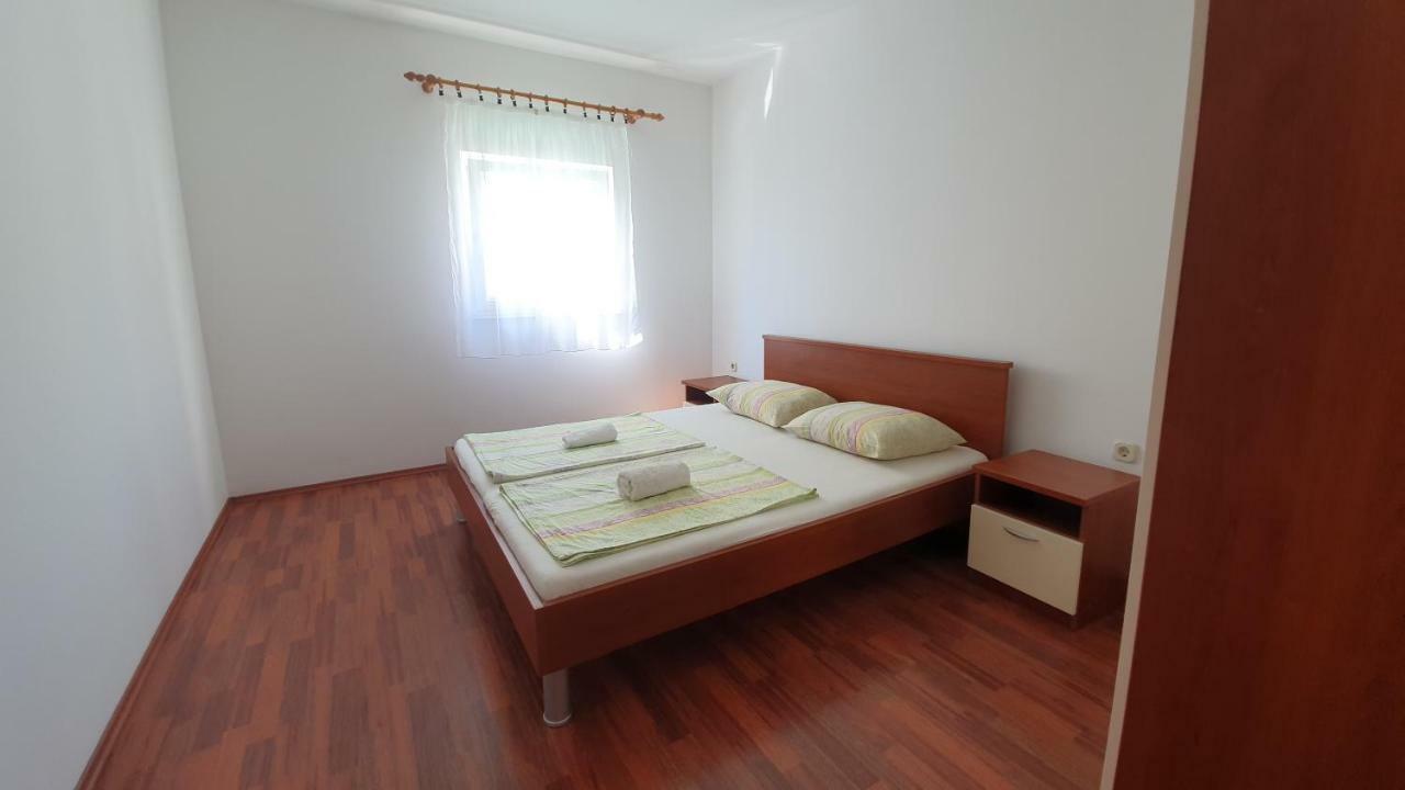 Apartments Mislav Novalja Kültér fotó